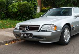 Immagine 7/22 di Mercedes-Benz SL 500 (1995)