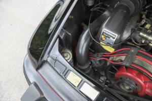 Image 59/108 de Porsche 911 Carrera 3.2 (1989)