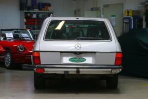 Bild 6/25 von Mercedes-Benz 280 TE (1985)