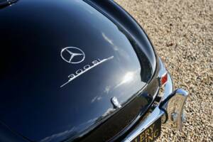 Image 24/50 of Mercedes-Benz 300 SL Roadster (1959)
