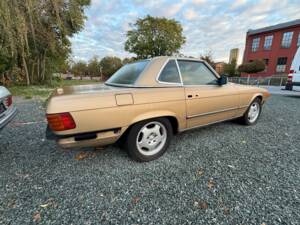 Image 5/10 de Mercedes-Benz 380 SL (1983)