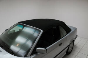 Image 6/17 of BMW 325i (1994)