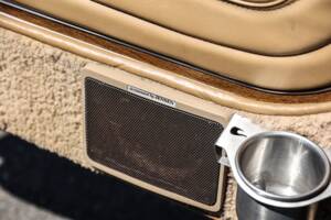 Bild 30/44 von Jeep Grand Wagoneer (1988)