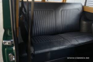 Image 13/17 of Morris Minor 1000 Traveller (1971)