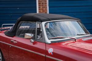 Image 19/25 of MG MGB V8 (1969)
