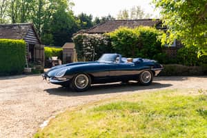 Image 6/86 de Jaguar E-Type (1967)