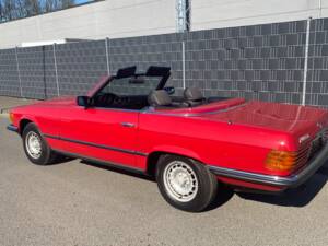 Image 4/35 de Mercedes-Benz 280 SL (1982)