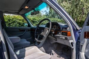 Immagine 25/44 di Mercedes-Benz 500 SE (1985)