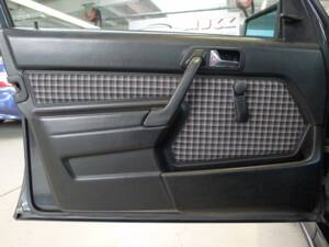 Image 40/49 of Mercedes-Benz 190 E 2.3-16 (1984)