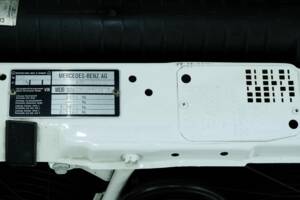 Bild 14/50 von Mercedes-Benz 500 SE (1990)