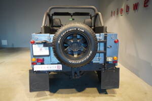 Bild 20/29 von Land Rover 90 (1988)