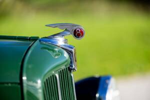 Image 29/50 of Morris Eight (1937)