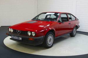 Bild 5/15 von Alfa Romeo GTV 6 2.5 (1981)