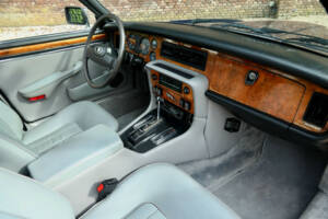 Imagen 17/50 de Jaguar XJ 12 (1985)