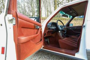 Image 20/50 de Mercedes-Benz 280 S (1988)