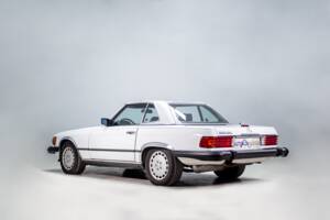 Image 19/48 of Mercedes-Benz 560 SL (1988)