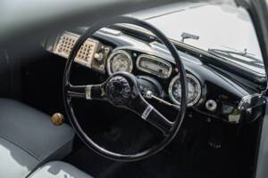 Image 26/50 of Lancia Augusta Ghia (1935)