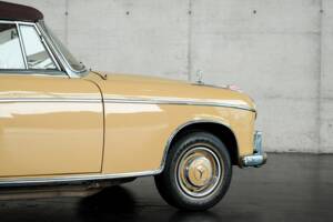 Immagine 36/50 di Mercedes-Benz 220 S Cabriolet (1958)