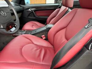 Image 23/51 of Mercedes-Benz SL 320 (1996)