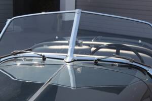 Image 13/24 de Jaguar XK 140 SE OTS (1957)