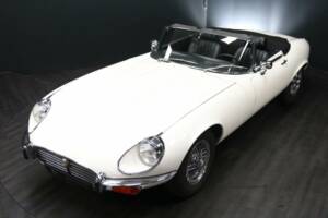 Image 37/49 de Jaguar Type E V12 (1974)