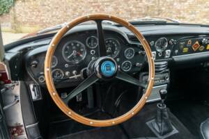 Image 27/50 de Aston Martin DB 5 Vantage (1965)