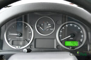 Bild 24/50 von Land Rover Defender 90 Autobiography (2015)