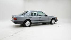 Imagen 2/15 de Mercedes-Benz 230 E (1988)