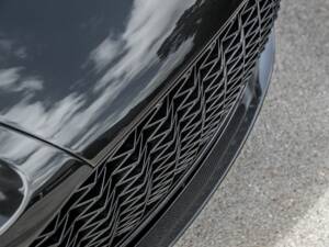 Immagine 25/50 di Aston Martin V12 Zagato (2013)