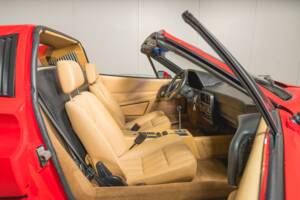 Afbeelding 17/32 van Ferrari 328 GTS (1985)