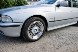 Image 4/31 of BMW 528i (1996)