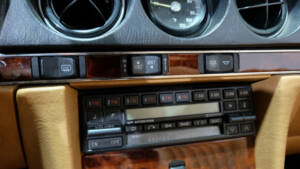 Immagine 29/42 di Mercedes-Benz 560 SL (1989)