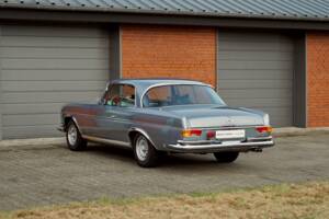 Immagine 4/84 di Mercedes-Benz 280 SE 3,5 (1970)
