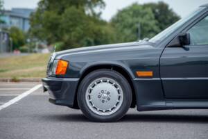 Bild 16/27 von Mercedes-Benz 190 E 2.3-16 (1985)