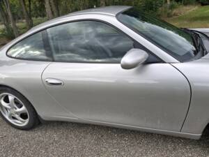 Bild 4/8 von Porsche 911 Carrera (1998)