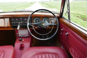 Obraz 39/50 pojazdu Jaguar 240 (1968)