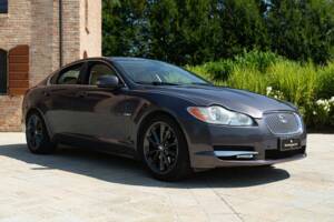 Immagine 2/50 di Jaguar XF 3.0 D-S (2008)