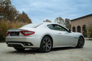 Bild 14/50 von Maserati GranTurismo S (2009)