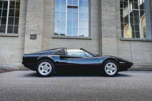 Image 2/12 of Ferrari 308 GTSi (1981)