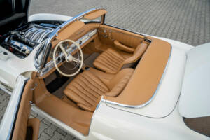 Image 36/38 of Mercedes-Benz 300 SL Roadster (1961)