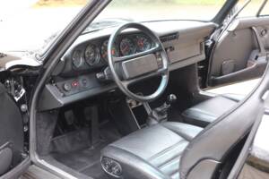 Image 26/43 of Porsche 911 Carrera 3.2 (1985)