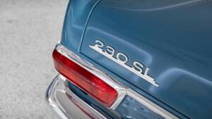 Image 18/33 of Mercedes-Benz 230 SL (1966)