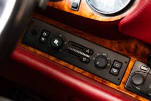 Immagine 21/32 di Porsche 911 Carrera (1994)