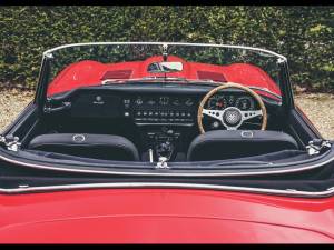 Image 7/12 de Jaguar E-Type (1970)