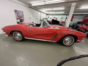 Image 3/41 of Chevrolet Corvette (1962)