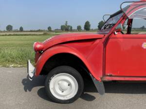 Image 7/8 of Citroën 2 CV 6 Club (1985)
