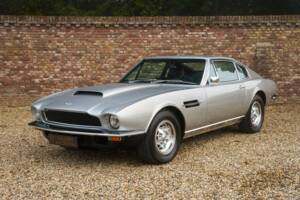 Bild 1/50 von Aston Martin V8 (1974)