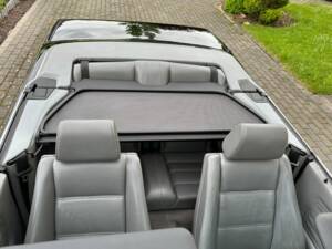 Image 16/40 of BMW 320i (1992)