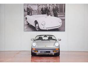 Image 34/132 of Porsche 911 Speedster 3.2 (1989)