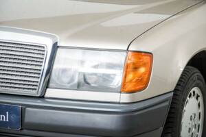 Bild 23/50 von Mercedes-Benz 230 TE (1987)